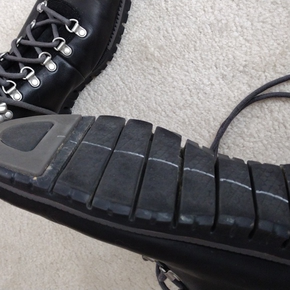 Cole Haan Zero Grand OS black leather ankle boots with gray accent. Size 10 - Picture 6 of 13